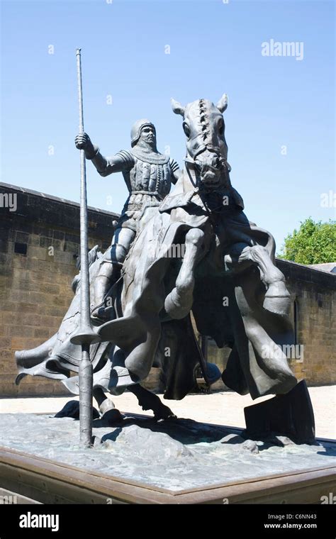 Statue of Harry Hotspur at Alnwick Castle, Alnwick, Northumberland ...