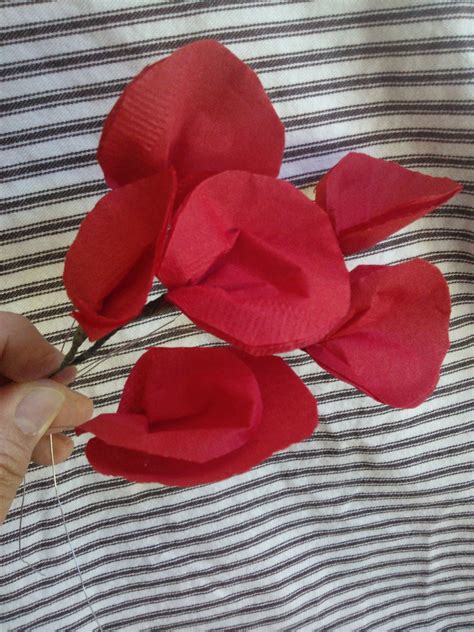 MyFriendsCallMeMacGyver: Napkin Rose tutorial