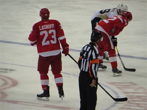 Brian Lashoff, Detroit Red Wings vs. Pittsburgh Penguins, … | Flickr