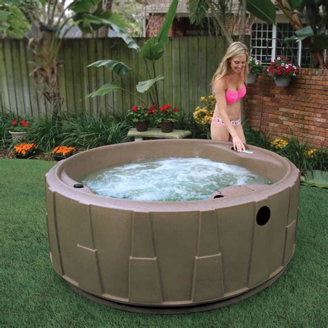 AquaRest Spas Premium 200 5-Person Plug and Play Hot Tub with 20 ...