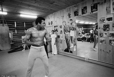 Muhammad Ali training and relaxing in 1974 in uncovered pictures | Daily Mail Online