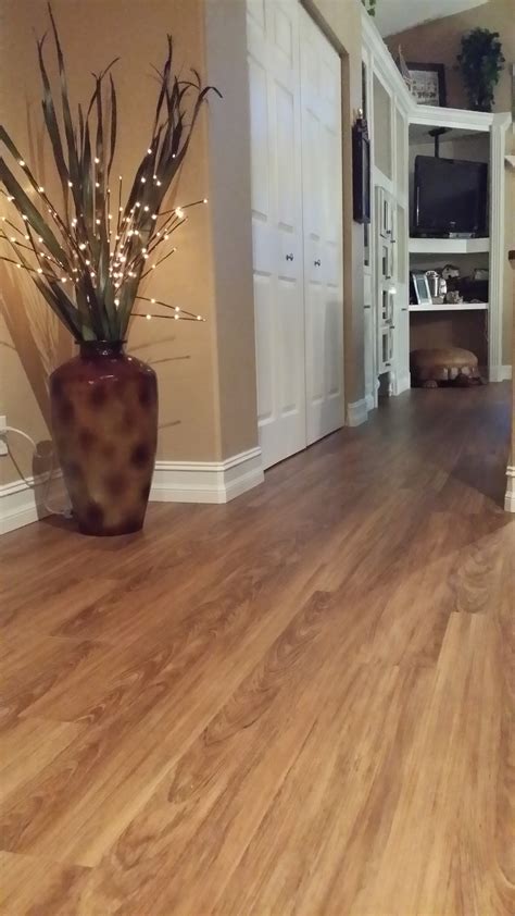 Wide Plank Vinyl Flooring: The Benefits Of Choosing A Long-Lasting ...