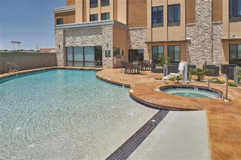 Pool view - Picture of La Quinta Inn & Suites Carlsbad, Carlsbad ...