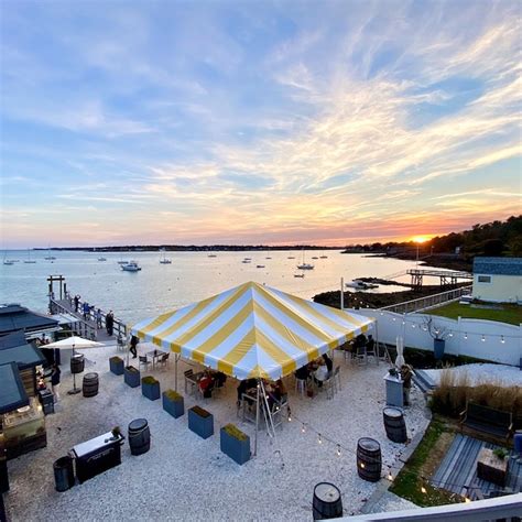 KITTERY, MAINE RESTAURANTS, BREWERIES + OUTDOOR DINING