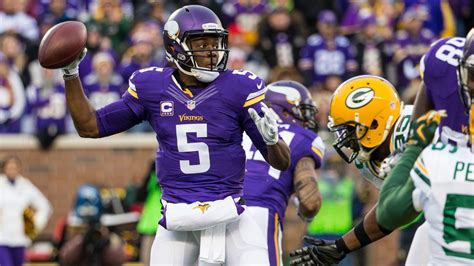 Teddy Bridgewater Injury: Quarterback Injures Non-Throwing Shoulder On ...