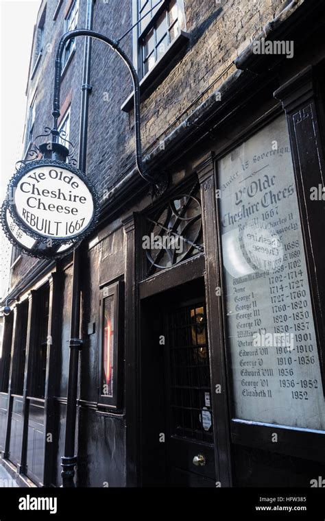 Exterior of Ye Olde Cheshire Cheese Pub off Fleet Street, London, UK ...