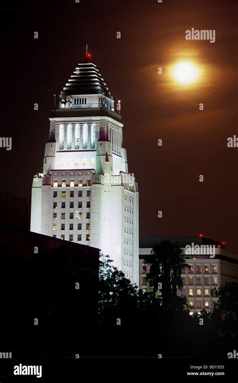 Los Angeles City Hall in downtown Los Angeles, CA at night Stock Photo - Alamy