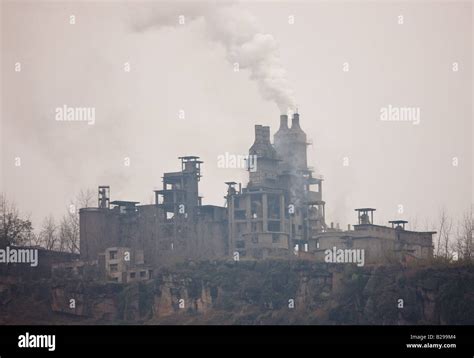 Cement factory pollution yangtze river hi-res stock photography and images - Alamy