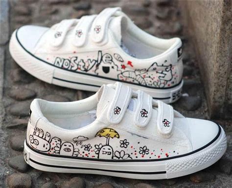 Amazing Hand-Painted Shoe Ideas