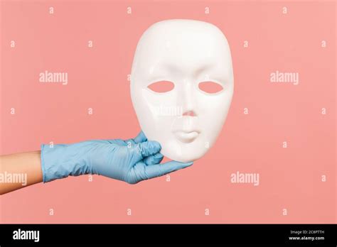 Hand face profile model hi-res stock photography and images - Alamy