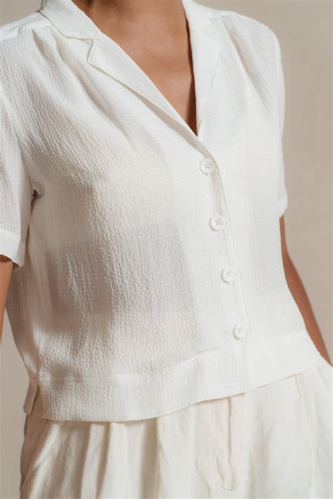 WHITE SILK SHORT SLEEVED BLOUSE | Womens silk blouses, Short sleeve ...