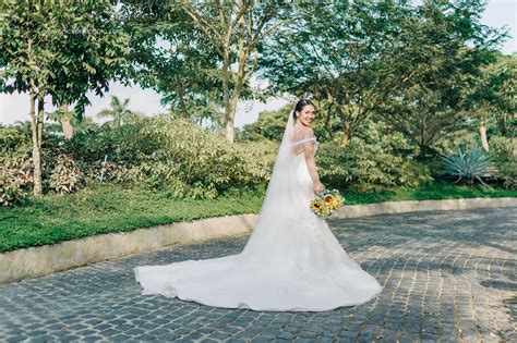 Mark Zambrano and Aicelle Santos Sunflower-Themed Wedding in El Jardin ...