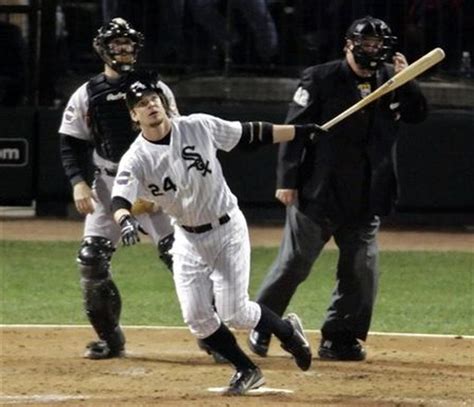 2005 World Series: Game 1 - Photo 4 - CBS News