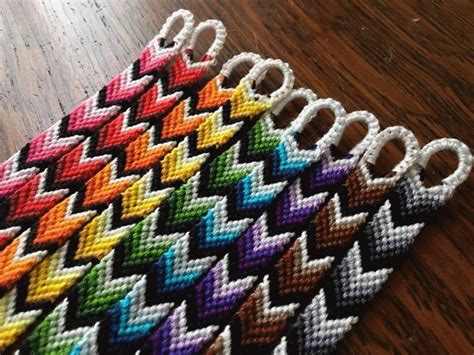 Arc en ciel Ombre Chevron Bracelets damitié | Etsy | Chevron friendship bracelets, Chevron ...