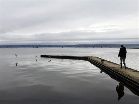 Premium Photo | West kirby marine lake