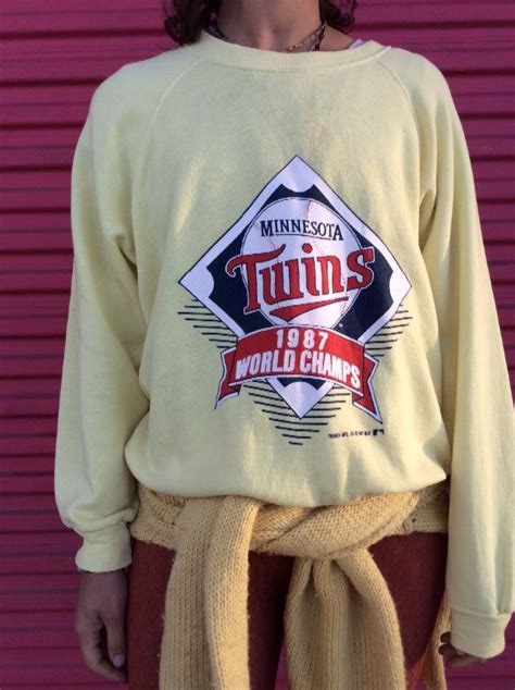 Vintage Sweatshirt – Pullover – Minnesota Twins – 1987 World Champs ...