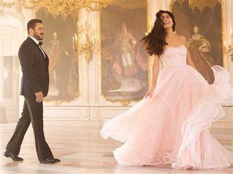 Salman Khan and Katrina Kaif look so in love in the song Dil diyan gallan | Filmfare.com