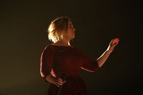 Adele Confirmed For Performance At 2017 Grammy Awards