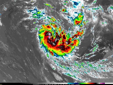 Himawari-8 imagery of Tropical Depression 24S / Cyclone Quang northwest ...