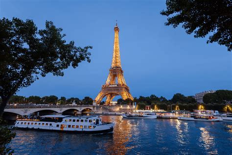 Bateaux Parisiens: The Best Seine River Cruise in Paris - Road Affair