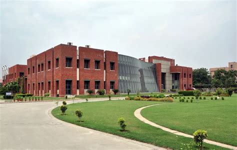 Jaipuria Institute Of Management, Noida – Career Growth