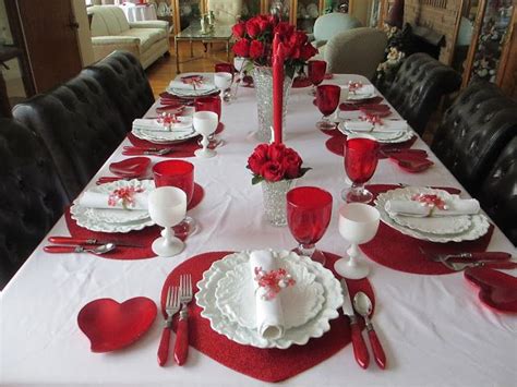 Valentine's Day Tablescape | Valentines day tablescapes, Valentine day ...