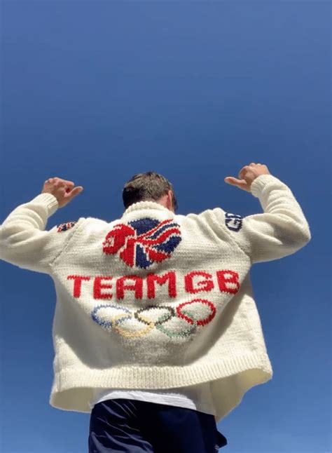 Tokyo Olympics: Tom Daley Shows Off Finished Knitting Project