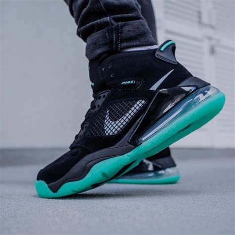 Faut-il acheter la Jordan Mars Air Max 270 Green Glow in the Dark