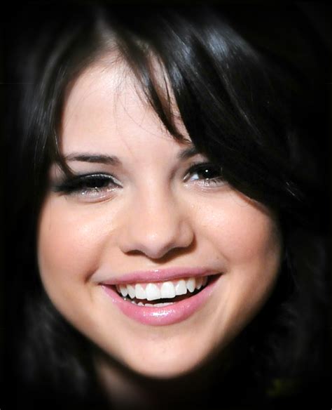 Selena ♥ sweet smile - Selena Gomez Photo (24856493) - Fanpop