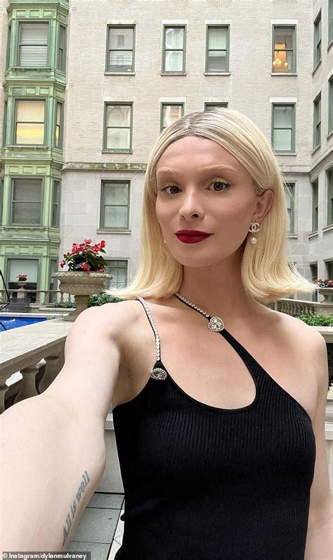 Blonde bombshell! Trans influencer Dylan Mulvaney shows off stunning new platinum hairdo in 90s ...