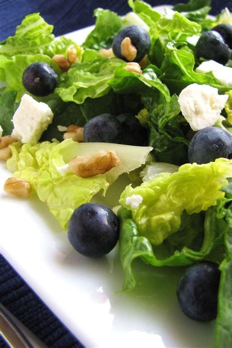 Blueberry Walnut Salad | Oppskrift