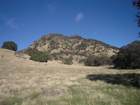 Hiking Around Sacramento: Sutter Buttes Summit Ascent