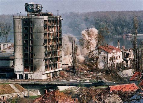 OLTRE LA SOCIETA' PSICHIATRICA AVANZATA : First battle of Grozny, 1995; battle of Vukovar, 1991 ...
