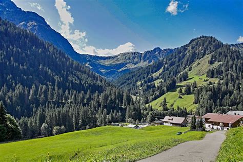 Bergwelt im Kleinwalsertal Foto & Bild | europe, Österreich, landschaft ...
