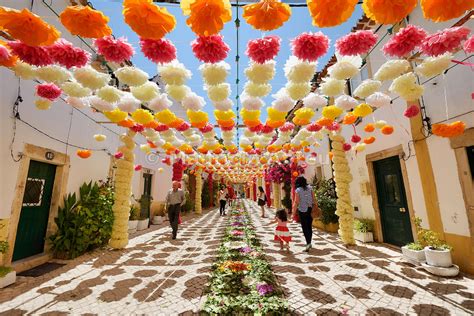 Images of Portugal | The streets of Tomar during the Festa dos Tabuleiros (Festival of the Trays ...