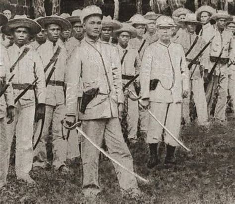 Philippine Revolutionary Army Soldiers and Officers, 1898 [720x627] : r ...