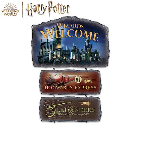 HARRY POTTER Full-Color Welcome Sign Collection Featuring Licensed Imagery From The Films & The ...