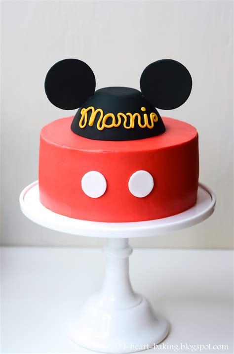 i heart baking!: mickey mouse birthday cake with handmade fondant mickey hat