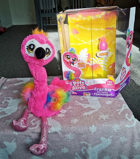 ZURU PET ALIVE FRANKIE THE FUNKY FLAMINGO Dancing Robotic Toy Pet Xmas ...