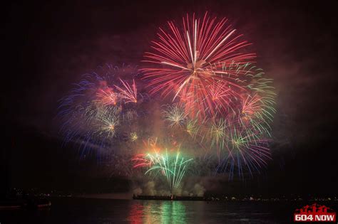 United Kingdom’s Fireworks Leaves Crowds Speechless (Photos + Videos)