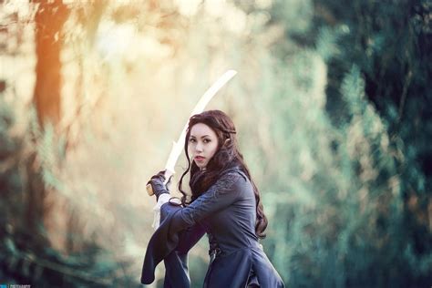 Cosplay : Arwen - The Lord of the Rings by MaxLy on DeviantArt