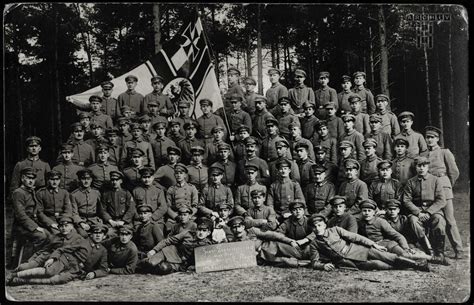 ArchivTappen35(1F)21 Soldaten, Reichskriegsflagge, postwar… | Flickr