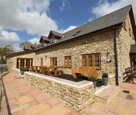 26 Luxury Lodges in Devon with Hot Tubs (From £34 Per Night)