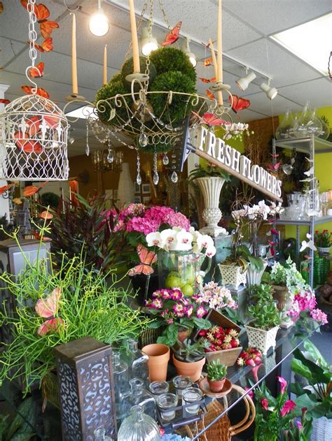 Spring Window | Window Displays at Apple Blossoms Floral Designs ...