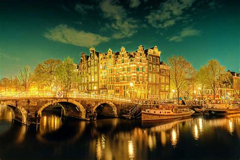 Cheap Flights to Amsterdam - Travelinch - Find best flight deals!