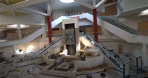 This DEAD Mall In Texas Has Been Abandoned And Is Being Demolishe