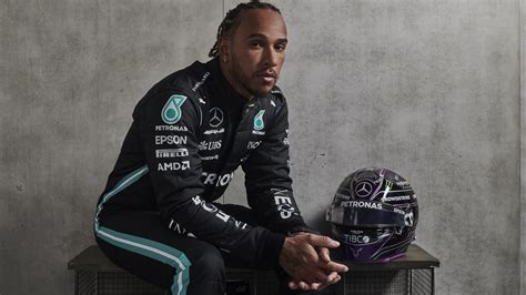 Mercedes unveil car for Lewis Hamilton’s record-breaking eighth F1 title bid | BT Sport