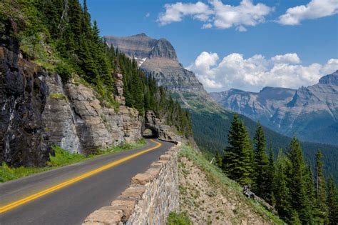 VISITING THE BREATHTAKING GOING-TO-THE-SUN-ROAD IN GLACIER