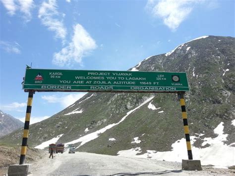 On way to Kargil - Picture of Zojila Pass, Sonamarg - TripAdvisor