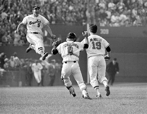 Orioles 3B Brooks Robinson leaps in the air to... - SI Photo Blog